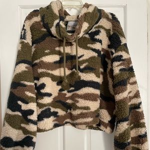 Camo Sherpa
